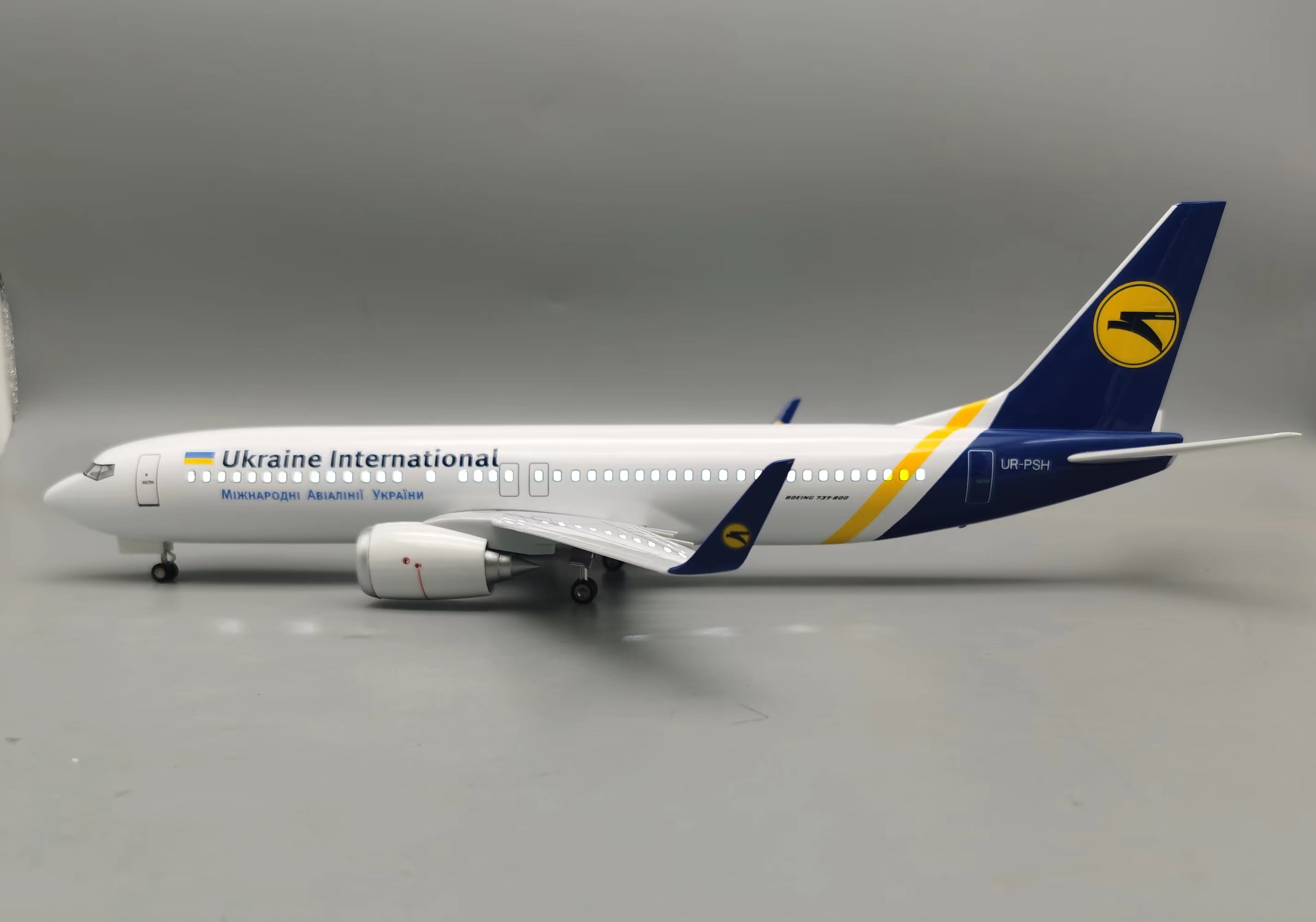 Масштабная модель самолета B73 – обзор и цена Model Kit Ukraine