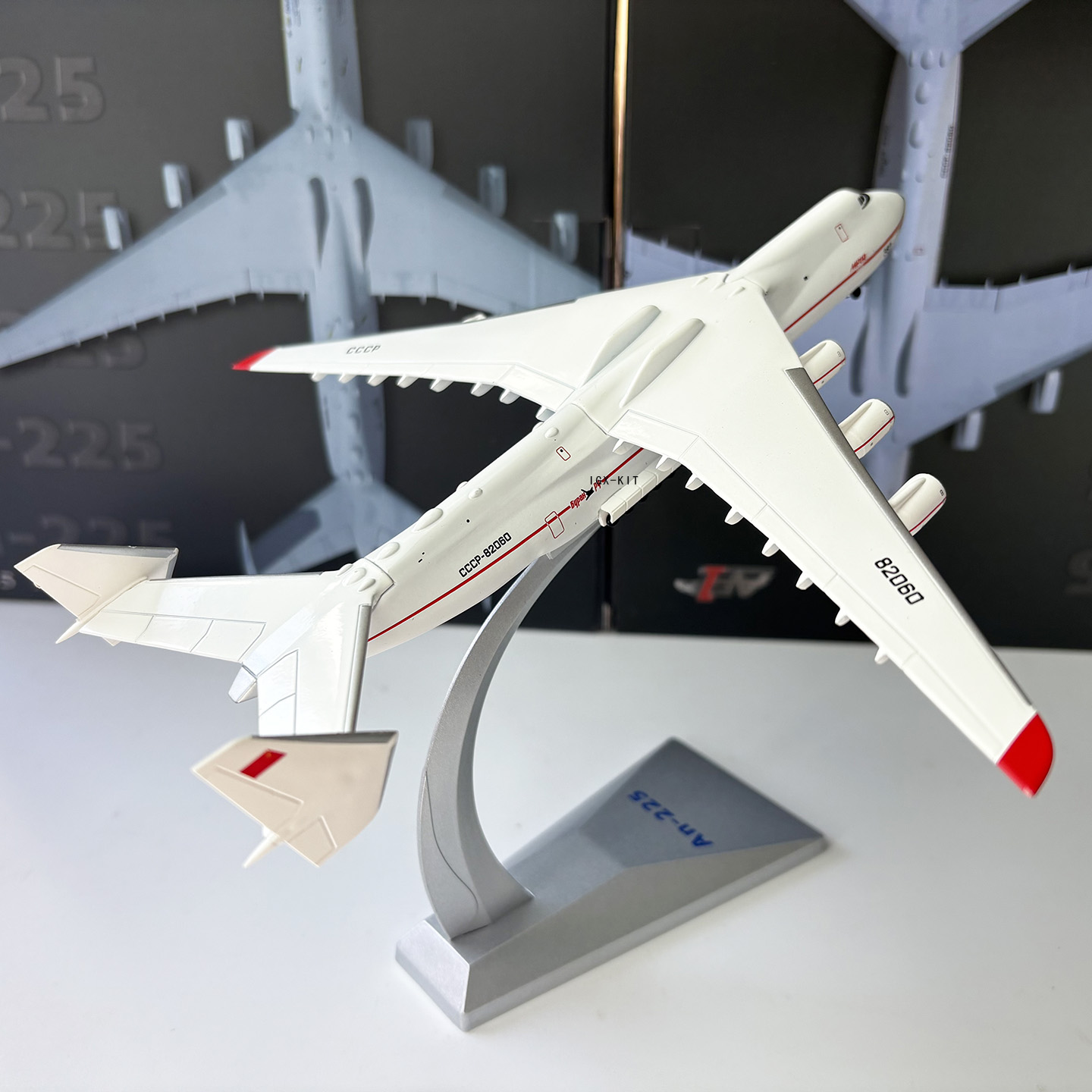 Масштабная модель тяжеловесног – обзор и цена Model Kit Ukraine